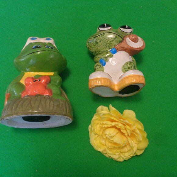 WIMSY SILLY 70S COMPOSTITE FROG SPORTS BANKS LOT OF 2 - Picture 2 of 5